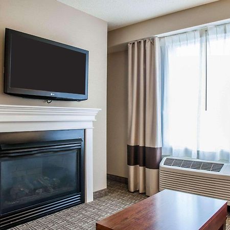Comfort Inn & Suites Sturbridge-Brimfield Екстериор снимка